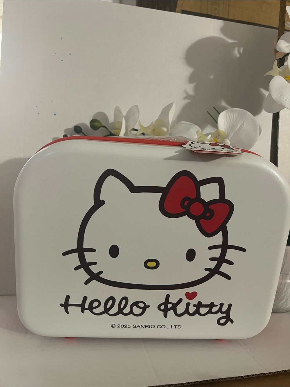 Sanrio Hello Kitty White Travel Lunch Bag with Red Trim